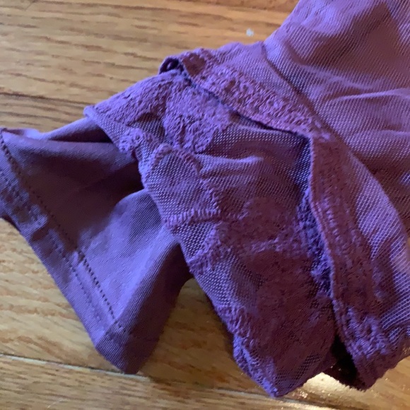 Citrus & Lemon Boutique Henly Midi Dress in Plum - Picture 5 of 7